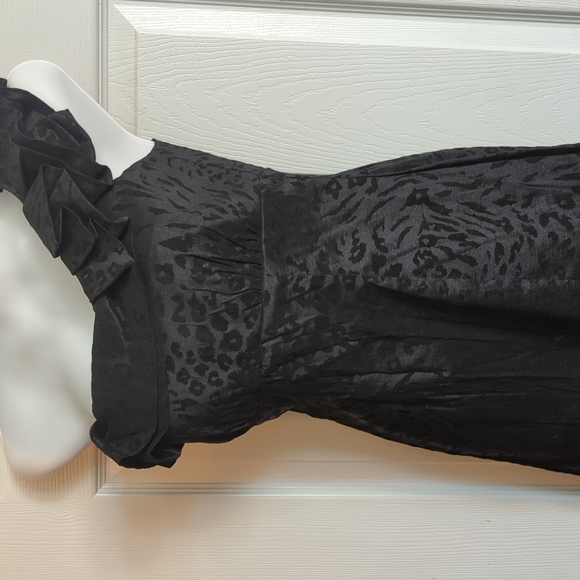 Snap Dress size 11 Black Metallic Animal Print one shoulder - Picture 4 of 7
